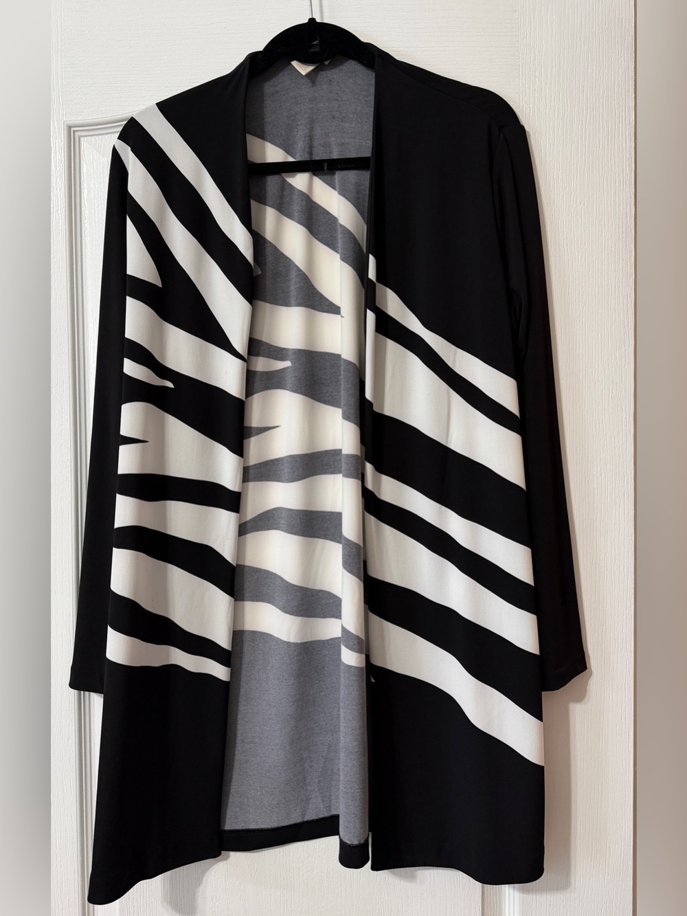 Black & White Zebra-Stripe Open Cardigan Sweater